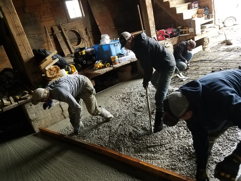 screeding concrete 4.jpg