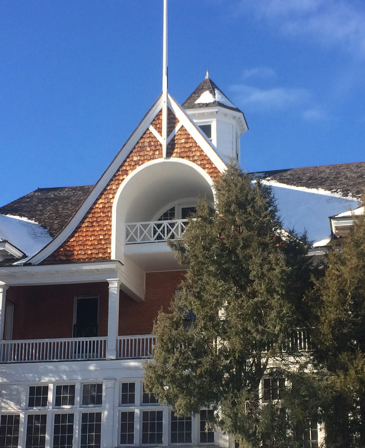 In 1895, James Talbot’s Townsite Company donated 160 acres of land for construction of a state Soldier’s Home just outside Columbia Falls. Fred Whiteside designed and built the building for just under $10,000. Later buildings were added including a women’s dormitory, hospital, barns, power plant, laundry, chapel, and offices.