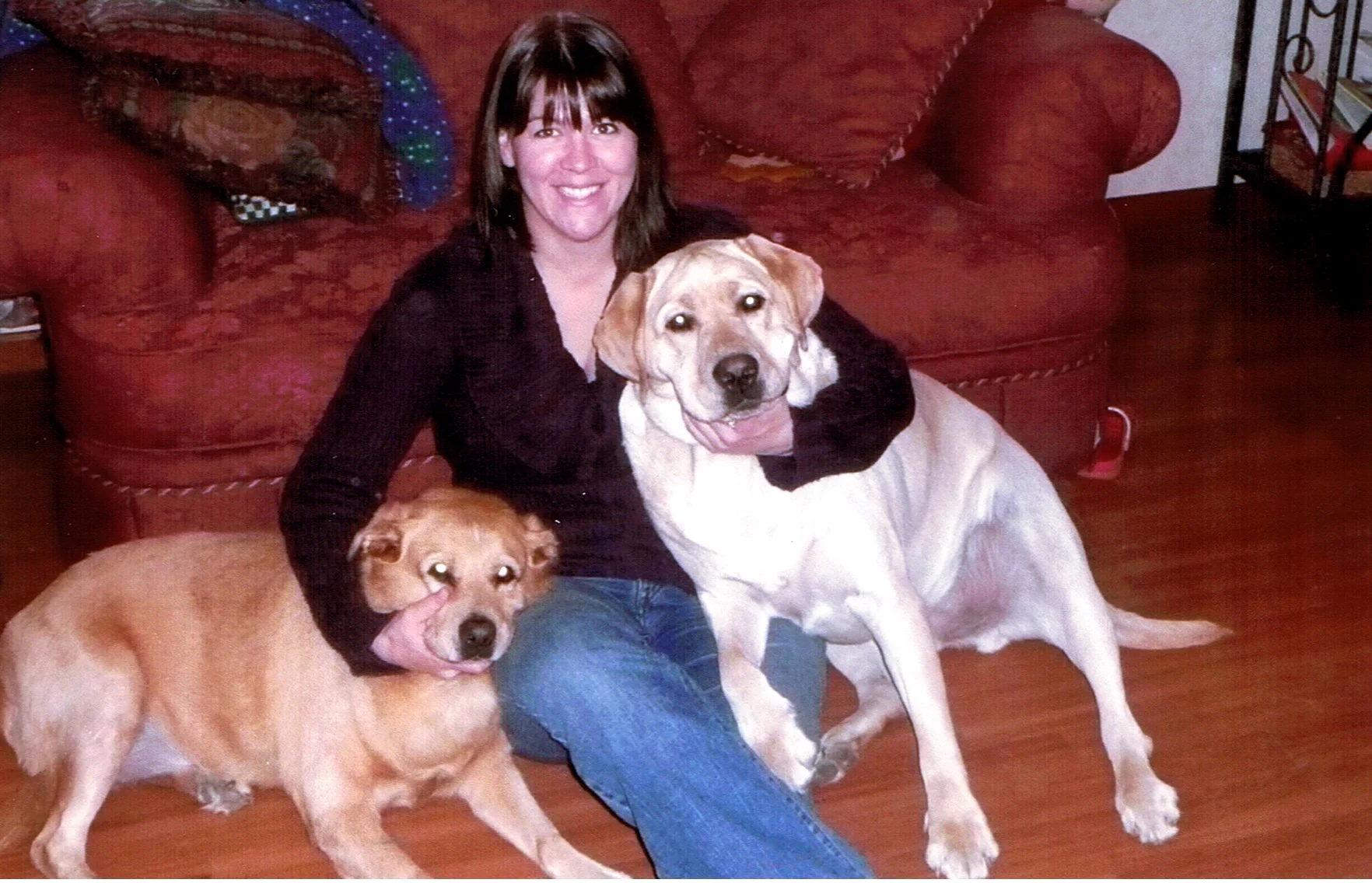Sunny (left) never liked her picture taken. Barkley (right) never cared much about anything except wiggling. The picture must be from ca.2008.