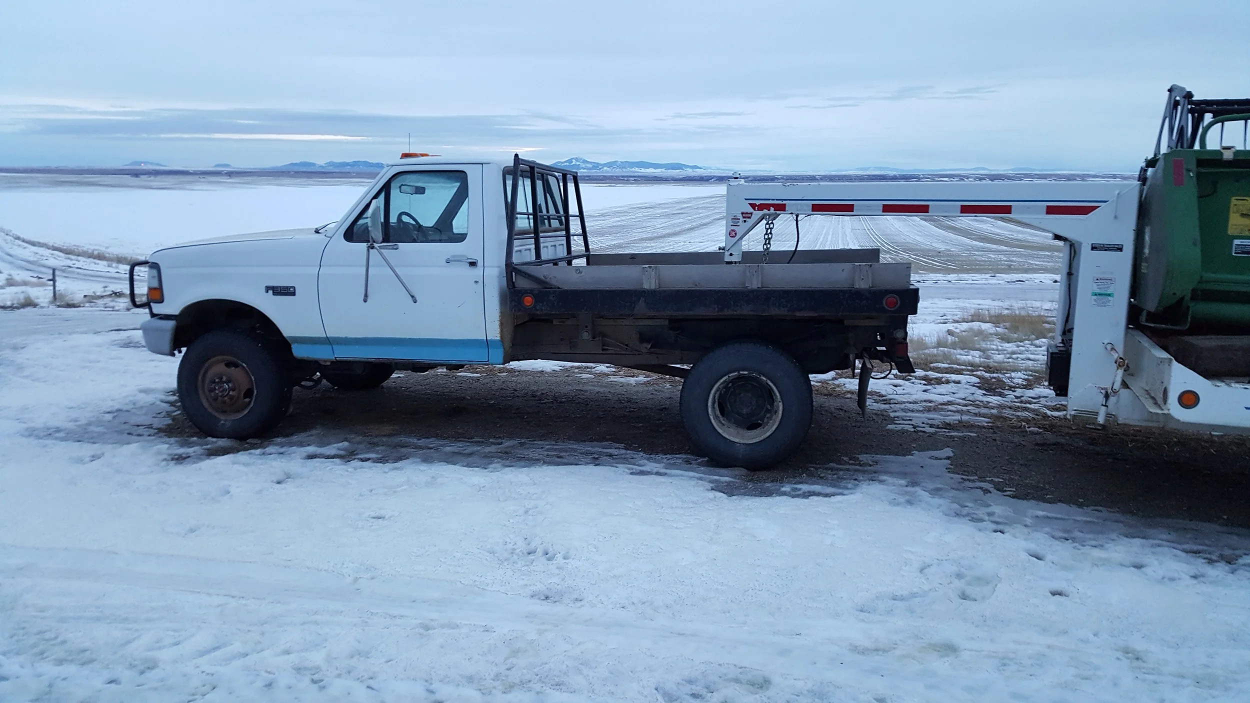 $4000 - '93 F-350 460 5spd 4x4 fifth wheel hitch