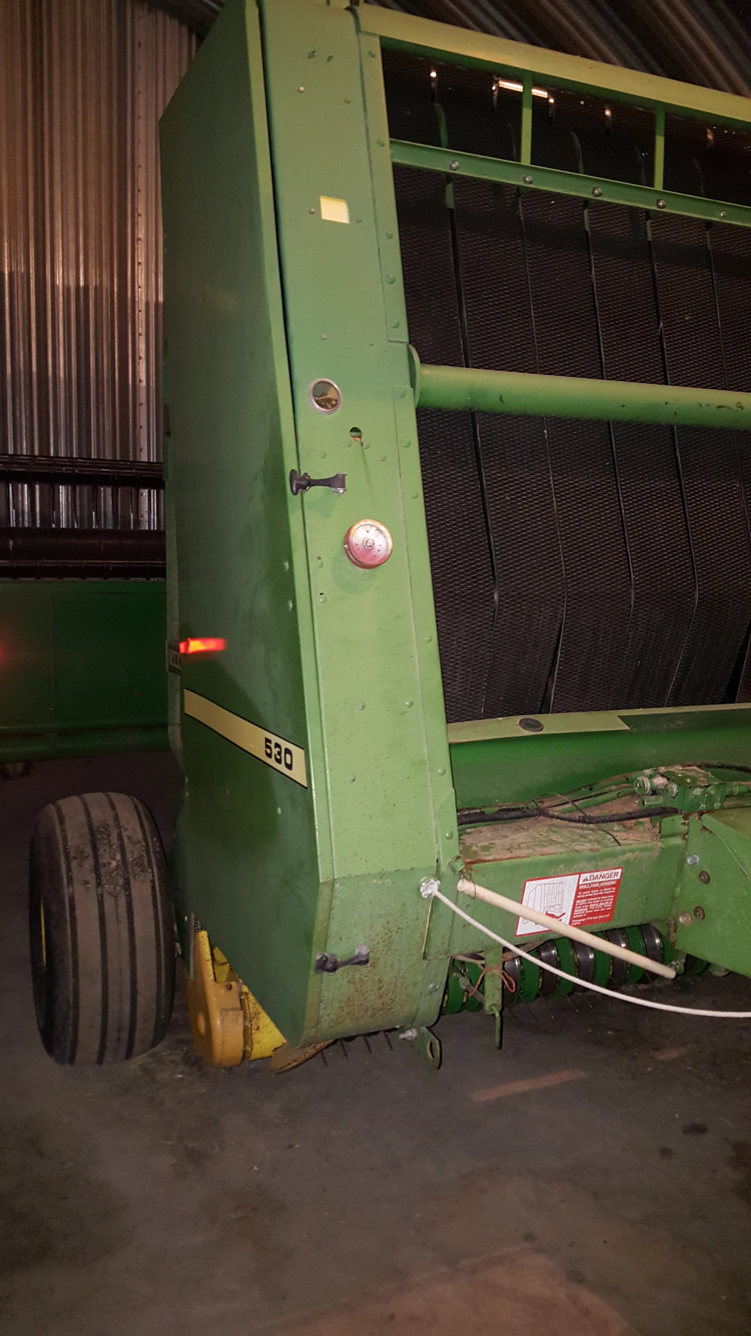 $3500 - JD530 Baler