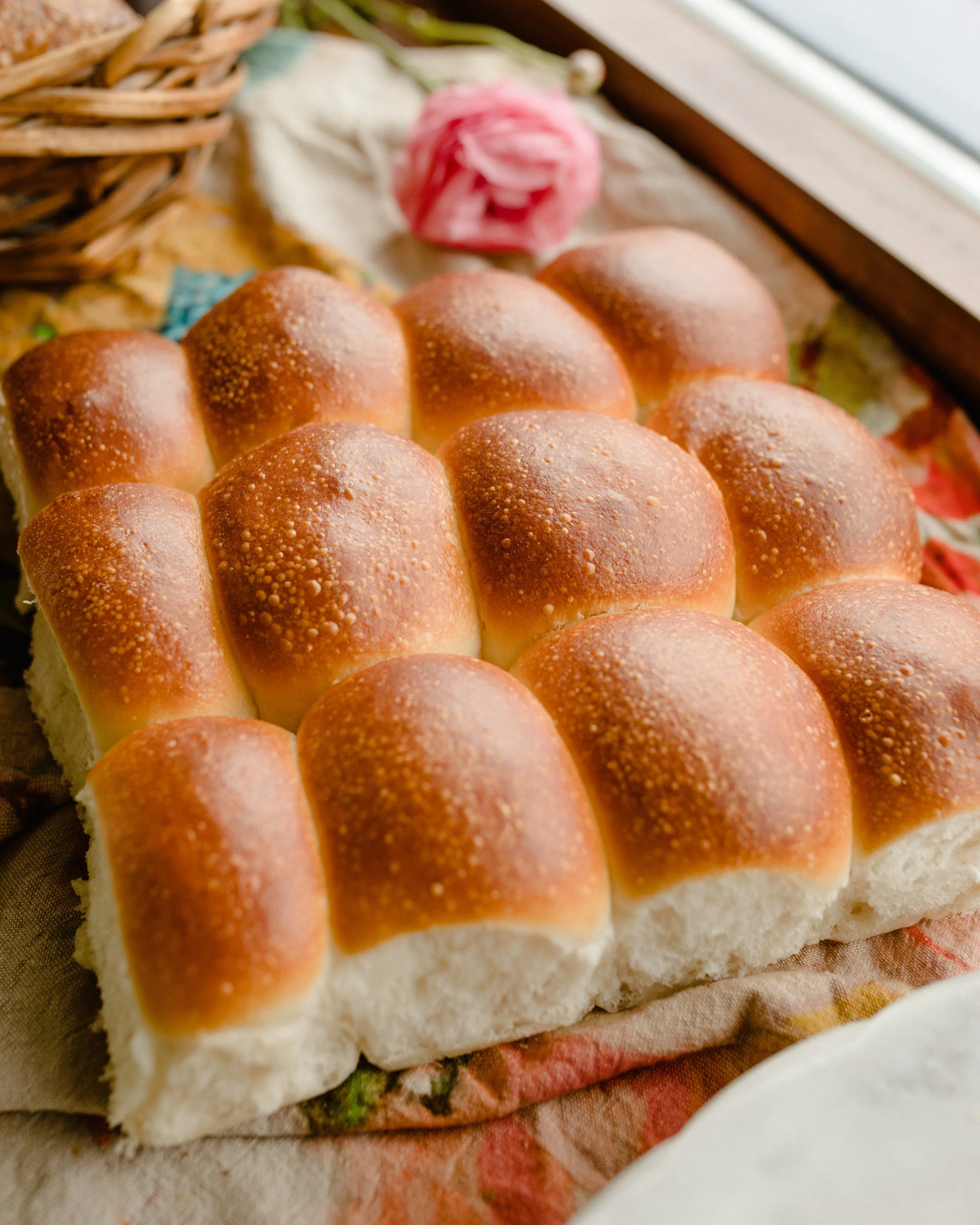 Dinner rolls (1).jpg
