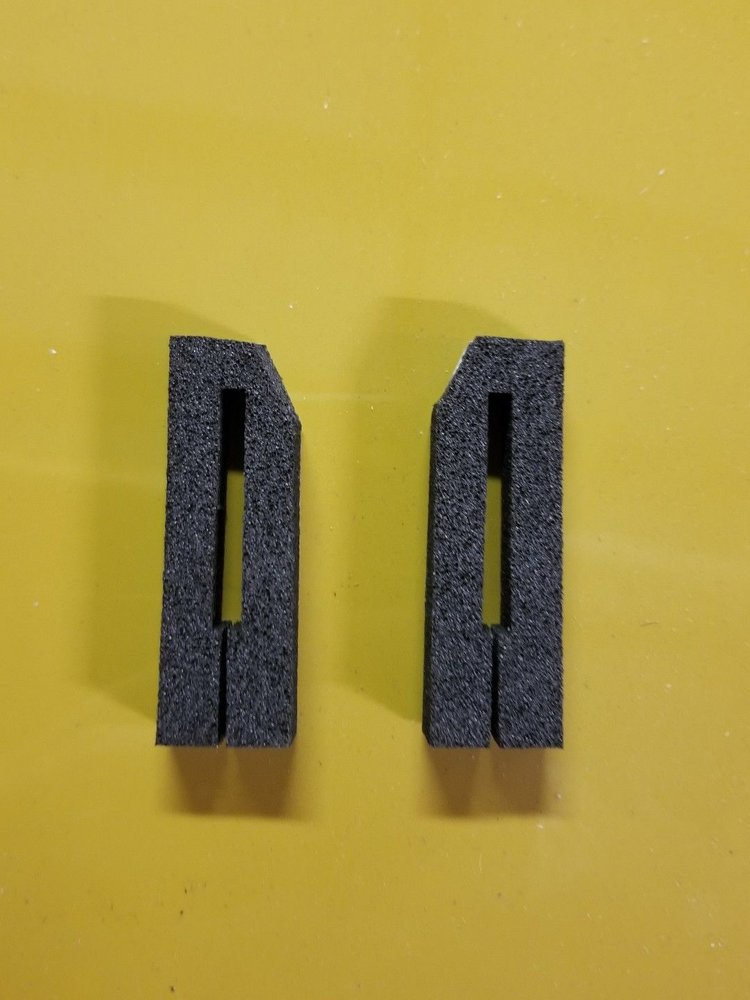 TE21 TE27 TE28 Toyota Corolla hood hinge pads 1971 1972 1973 1974 ke20 ke25 ke26 TE21 TE27 TE28 Toyota Corolla hood hinge pads 1971 1972 1973 1974 ke20 ke25 ke26
