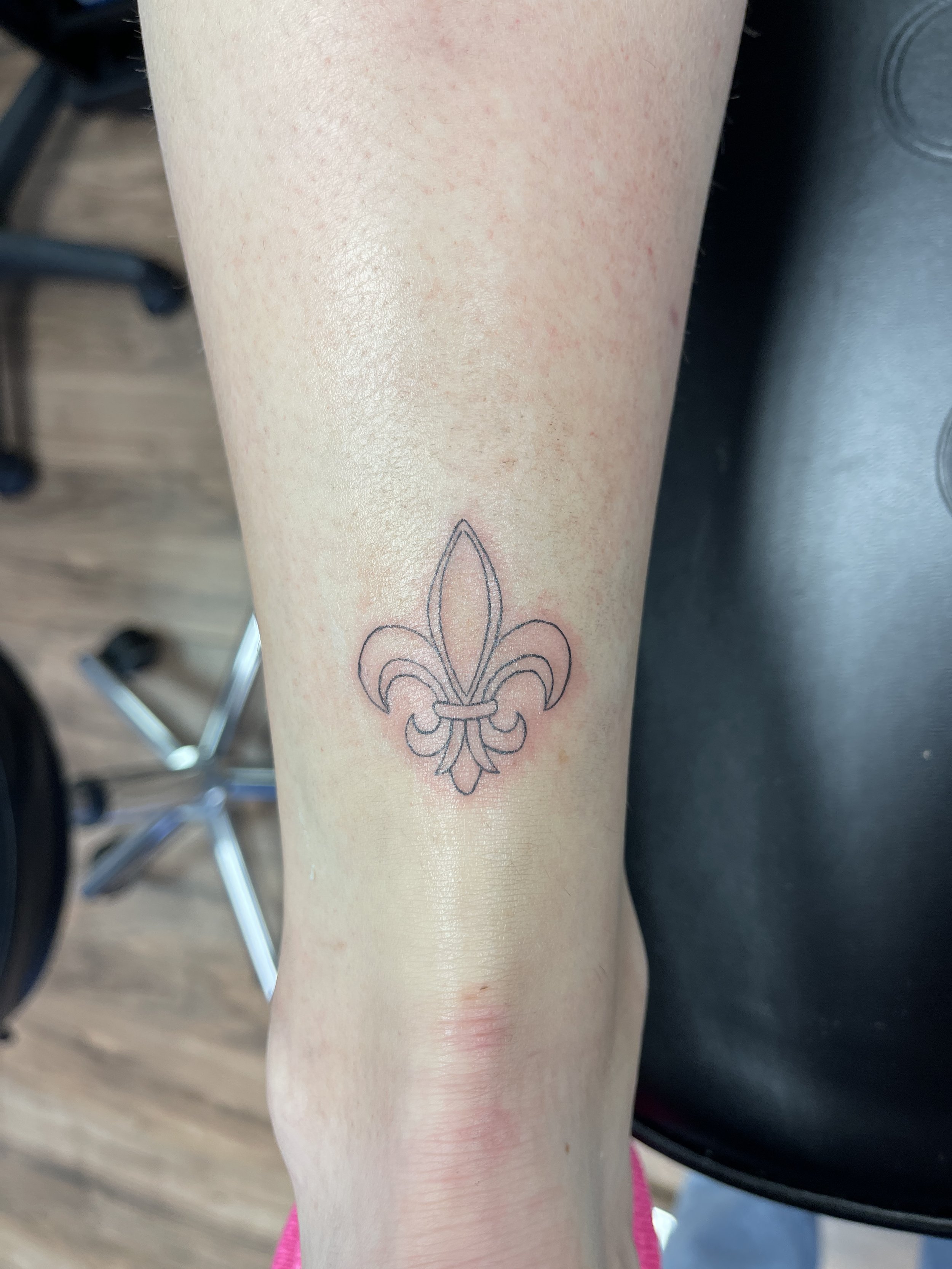 Jules (Books closed) — Gypsy Tattoo Parlor