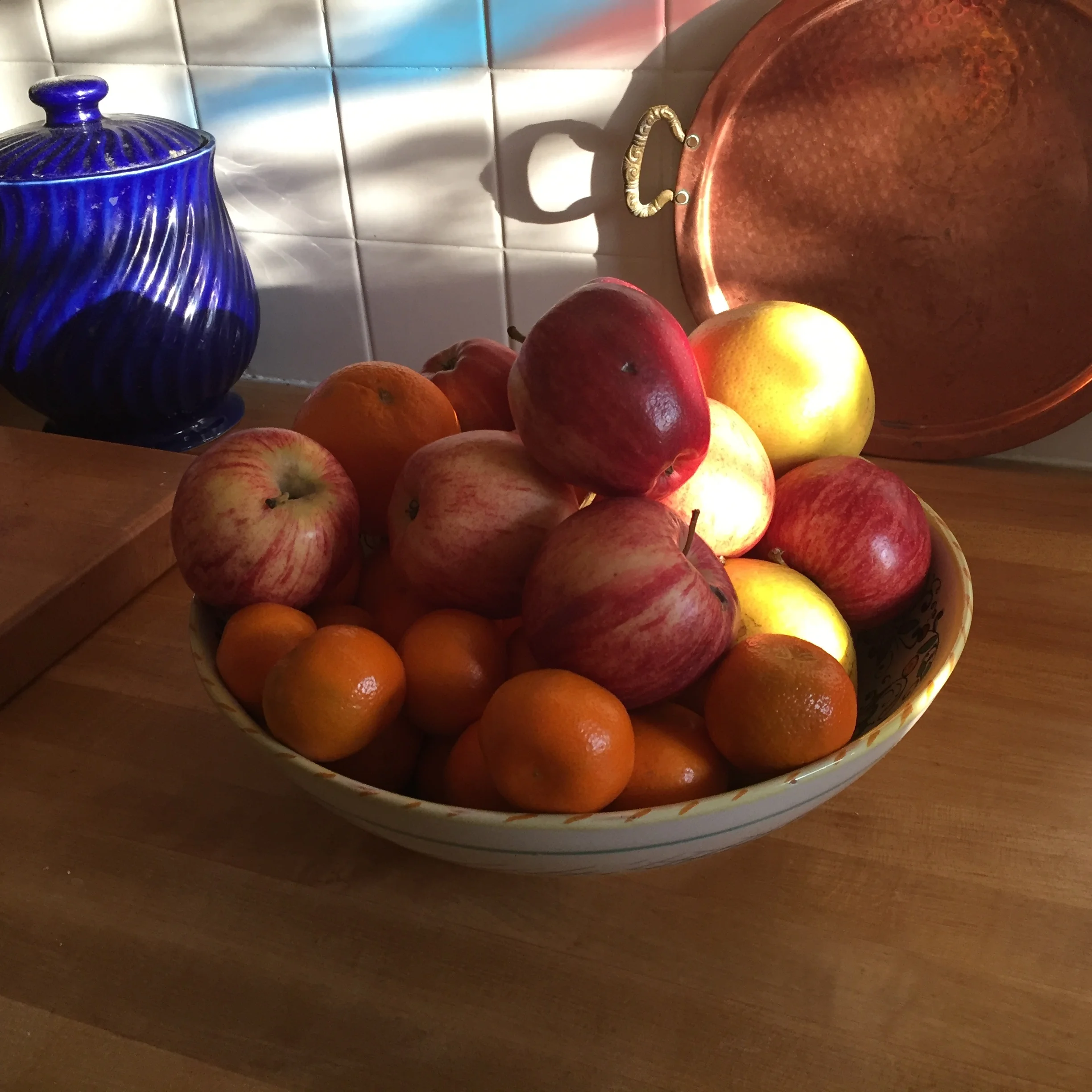 The "ideal' setting on our kitchen counter. 