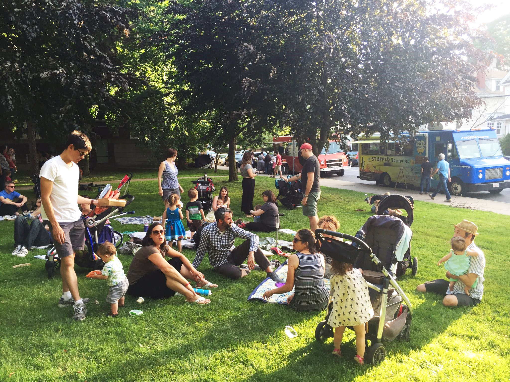 Somerville StrEATs Tuesdays 4p-8p Chill in the park in Somerville and grab some eats from us or a couple of our food truck friends, Papi's Stuffed Sopapillas and Frozen Hoagies . 