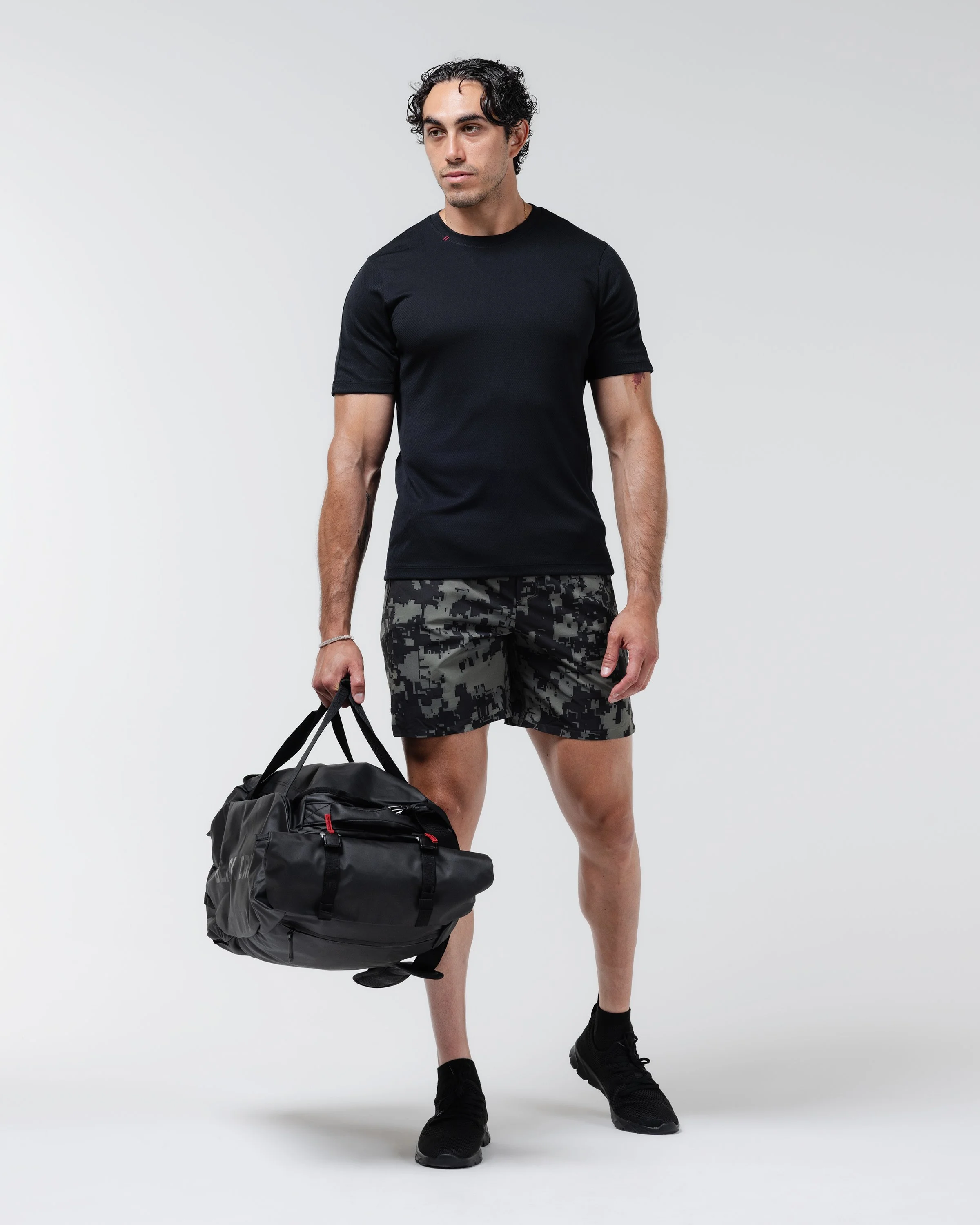 Black-Crest-Bags-3-in-1-Duffle-Black-1.jpg