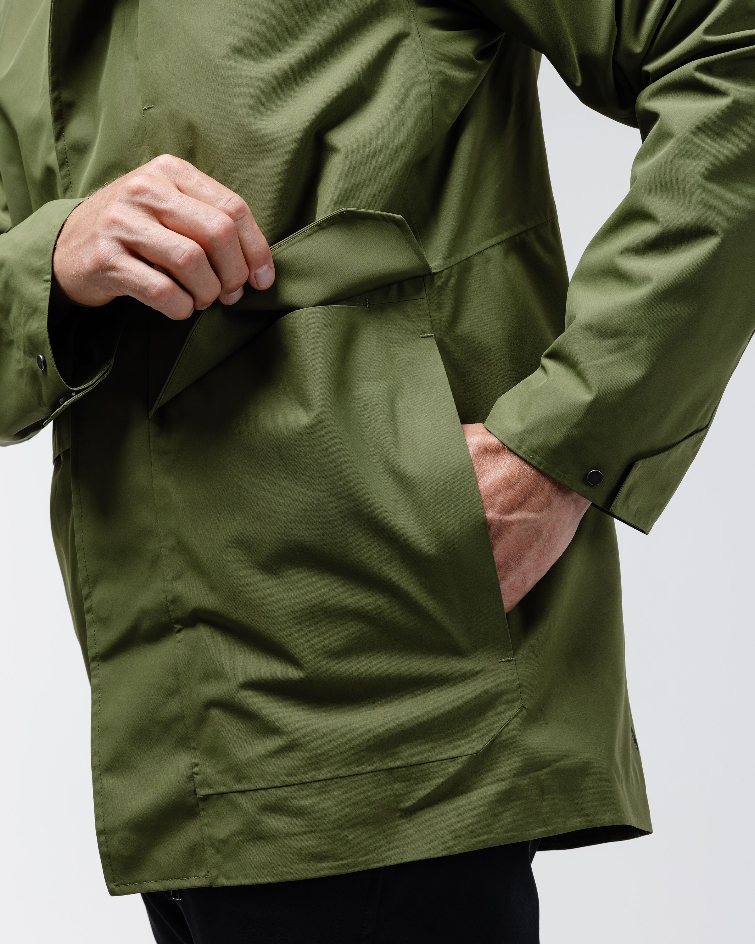 Black-Crest-Rain-Jacket-Green-13.jpg