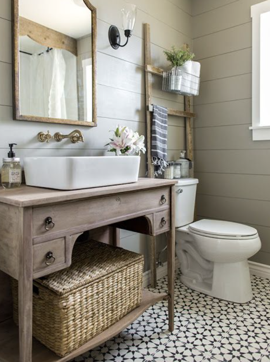 Love the ship lathe and the patterned tiles!