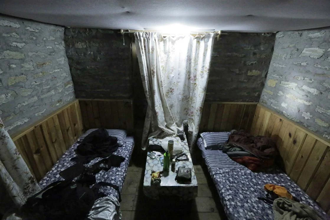 Our room in Chame. The coldest night of our expedition / Notre chambre à Chame. Nuit la plus froide de l'expedition