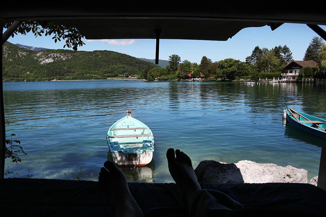 First wake up front of Annecy lake | FRANCE