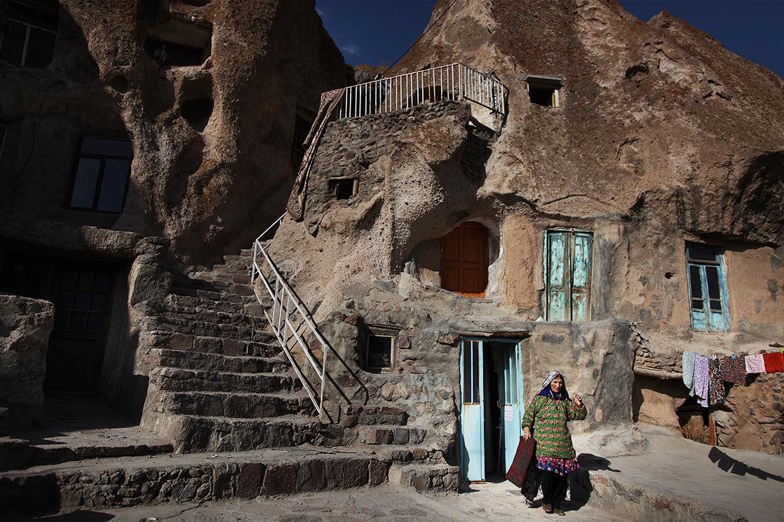 Kandovan village is a wonderful example of manmade cliff dwelling which is still inhabited. The troglodyte homes are excavated inside volcanic rocks | IRAN