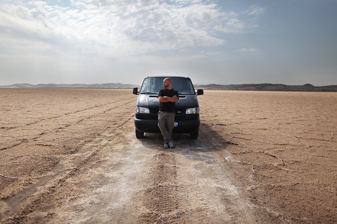 Driving my van through a desert of salt (photo by Charline Gerbault ) | IRAN