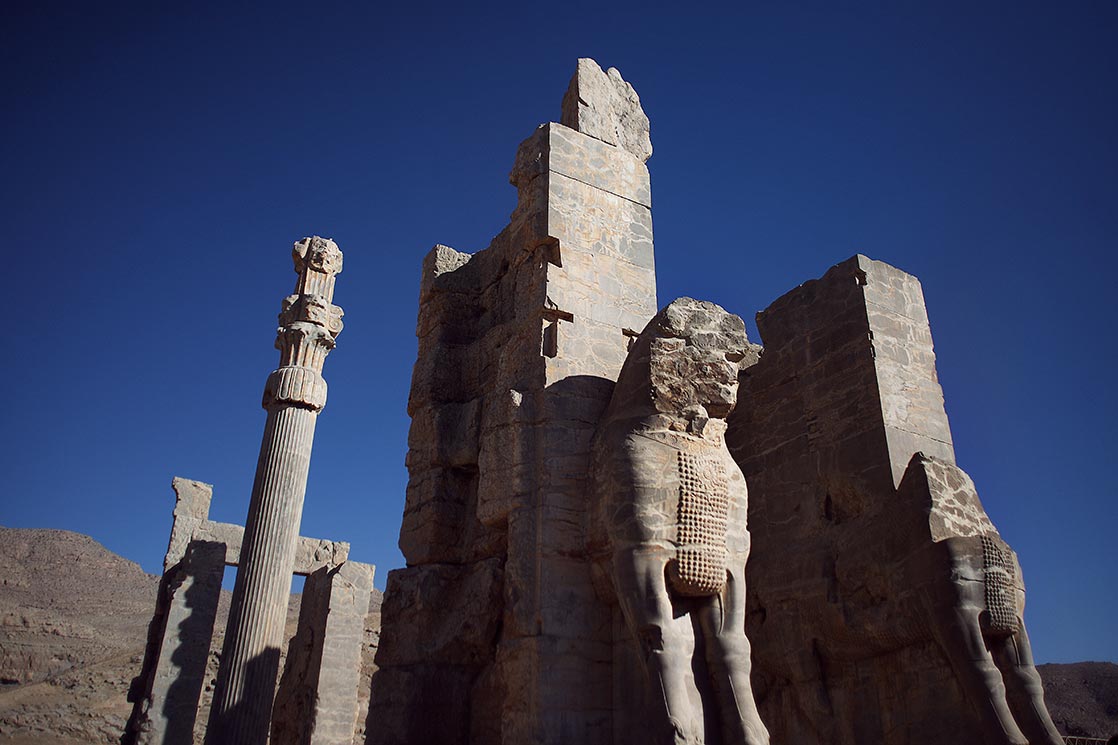 The Gate of all Nations of Persepolis , referring to subjects of the empire, consisted of a grand hall that was a square of approximately 25 metres.
