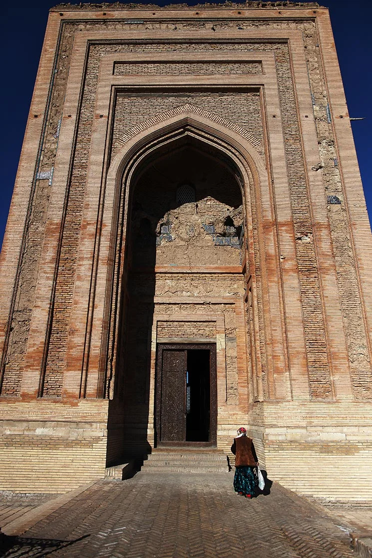 The door of Turabek-Khanum Mausoleum (1404) | TURKMENISTAN