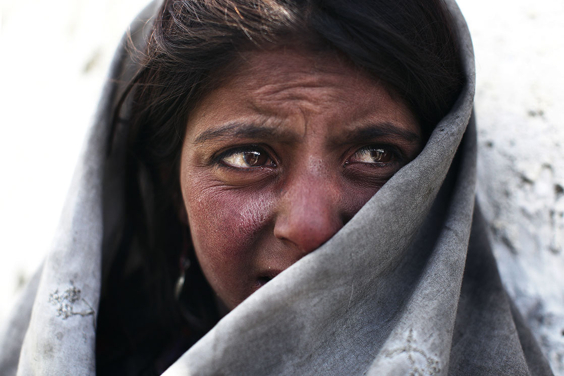 Wakhi portrait in Sarhad, the last reachable village if you’re driving. That's the starting point of a nine-day-long trek that takes you to the Kyrgyz nomads at the very end of the Corridor / Portraits Whakhi à Sarhad, dernier village accessible en véhicule. C'est le point de départ d’un trek de neuf jours pour rejoindre les nomades kirghizes au fond du corridor | AFGHANISTAN