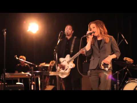 Lisa Marie Presley - "Over Me" - REHEARSAL Footage