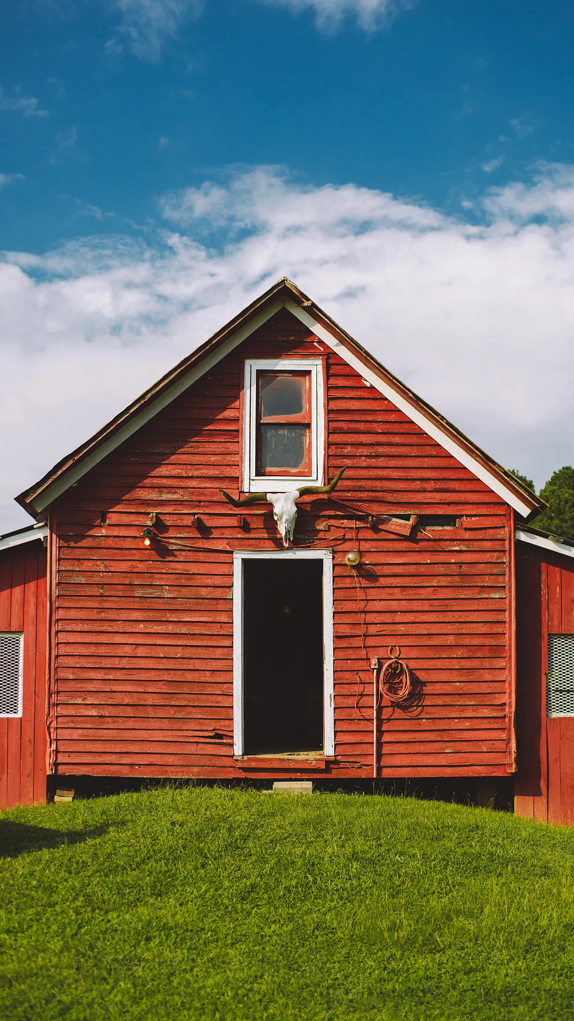 The beautiful red barn where all the magic happened... just like MTV cribs