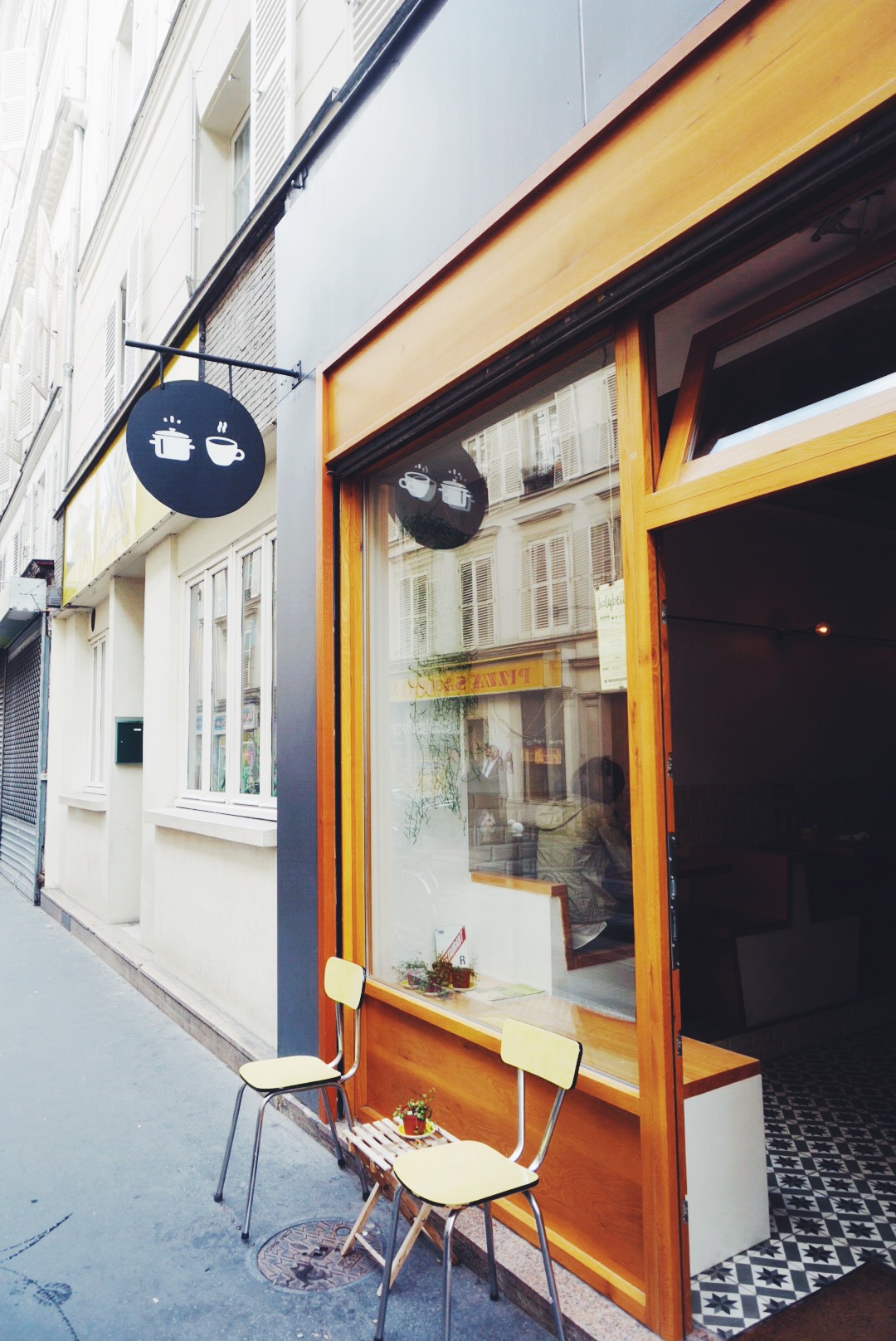 HolyBelly Cafe Paris