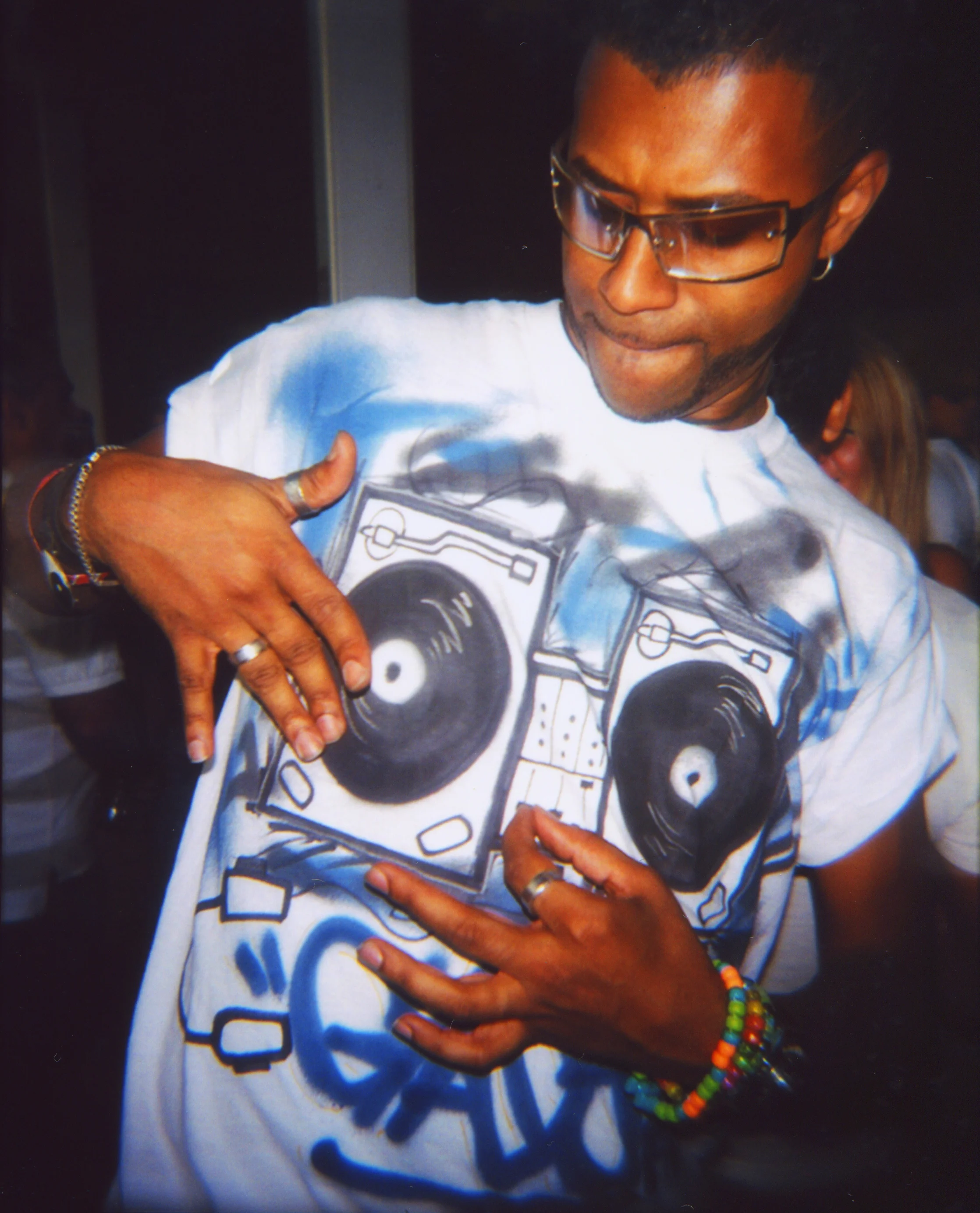 005_electriczoo_6078b05c.jpg
