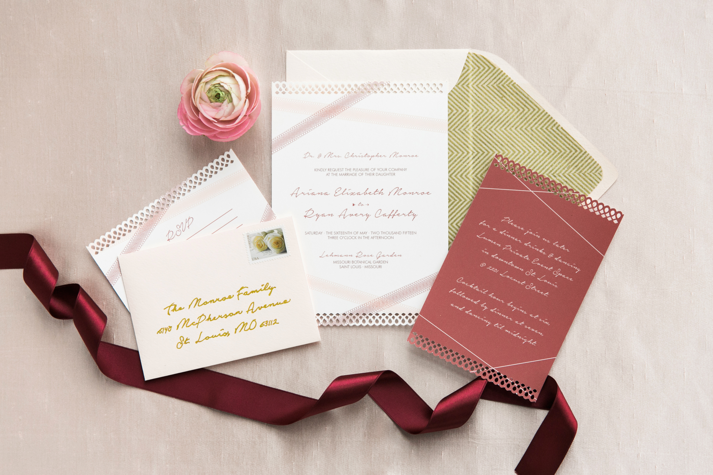 Photo by L Photographie | Stationary by Pretty Together | Floral by Stems