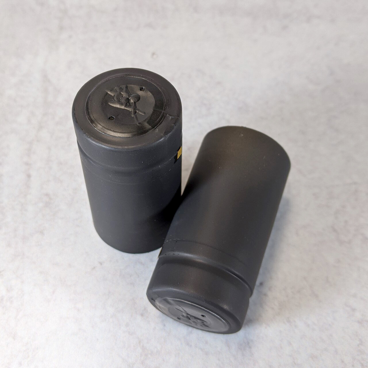 PVC Shrink Caps with Tear Off Matte ABC Cork LDC 4585C-100 Solid Black Pack of 100 