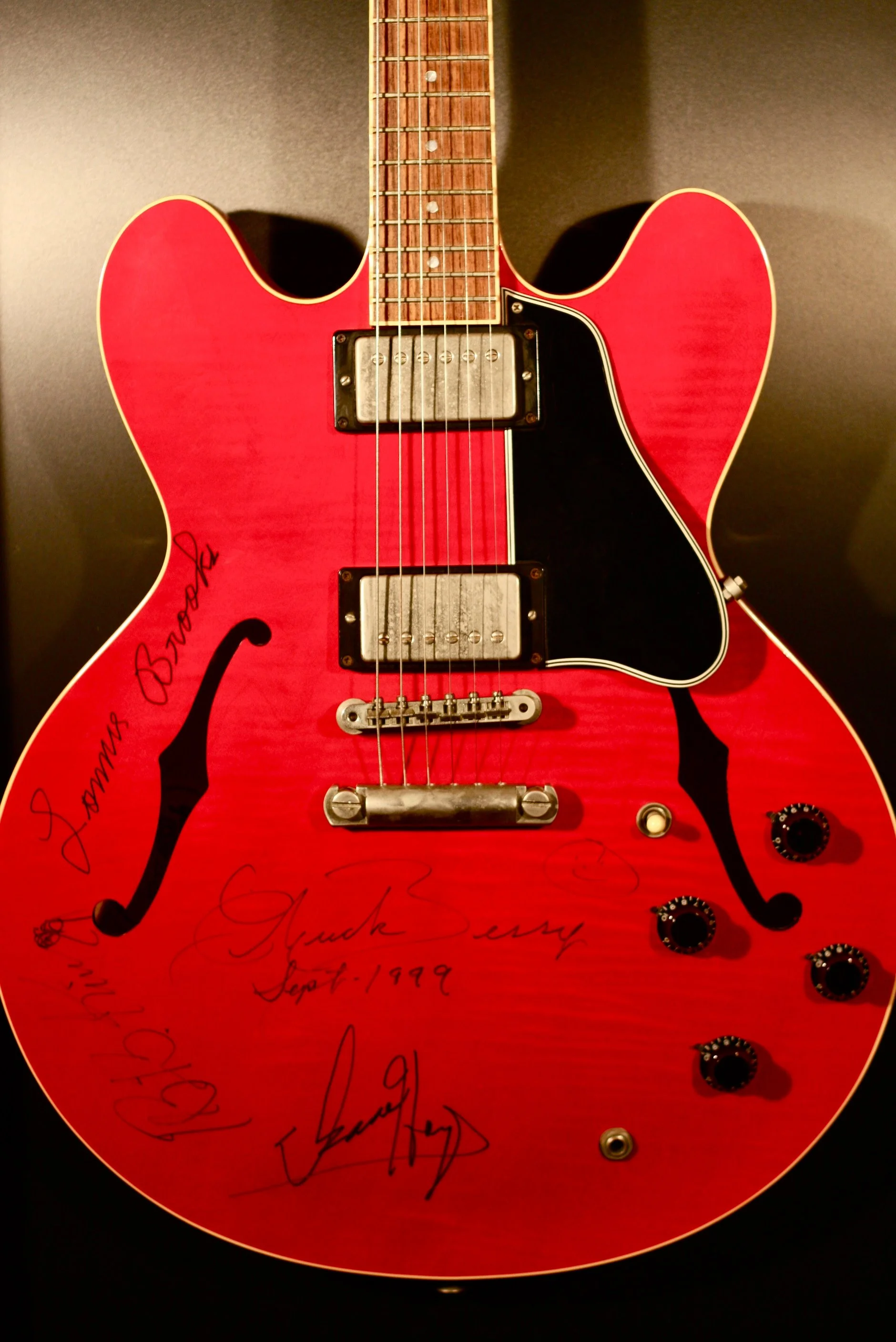 Chuck Berry Owned &amp; Played Gibson 335.&nbsp;