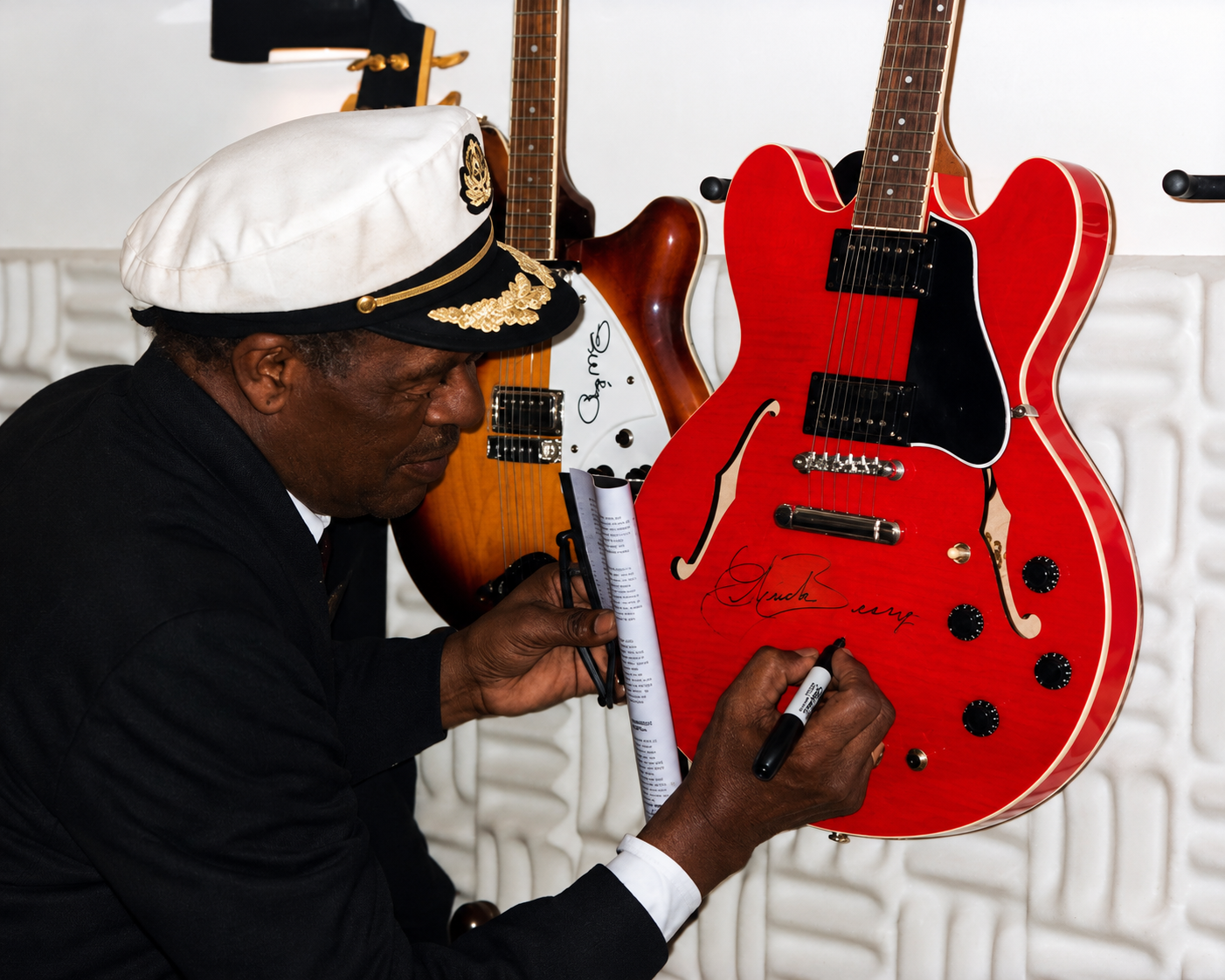Chuck Berry Owned &amp; Played Gibson 335.&nbsp;