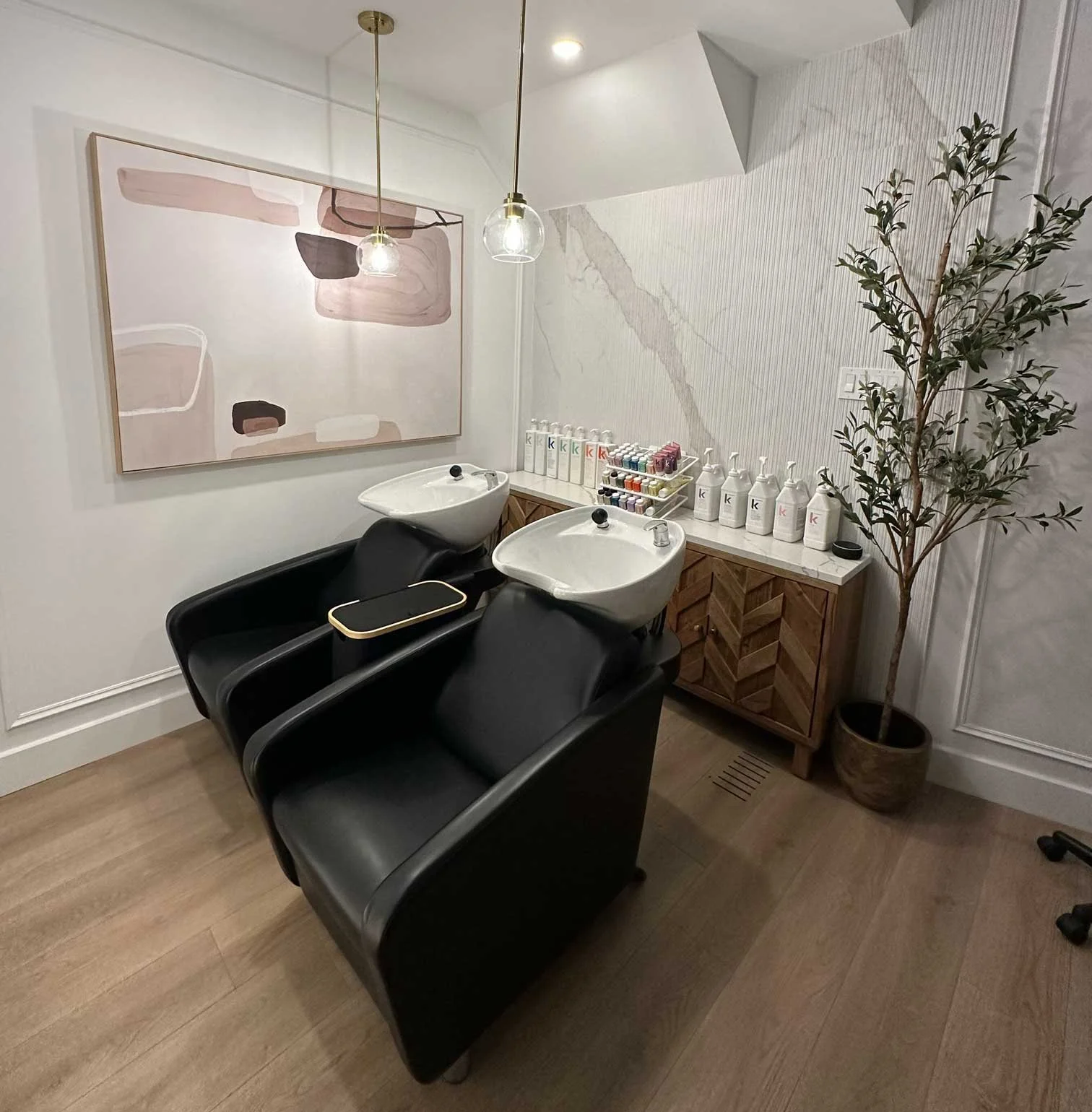 Hair washing station and sinks at Jabbany Salon