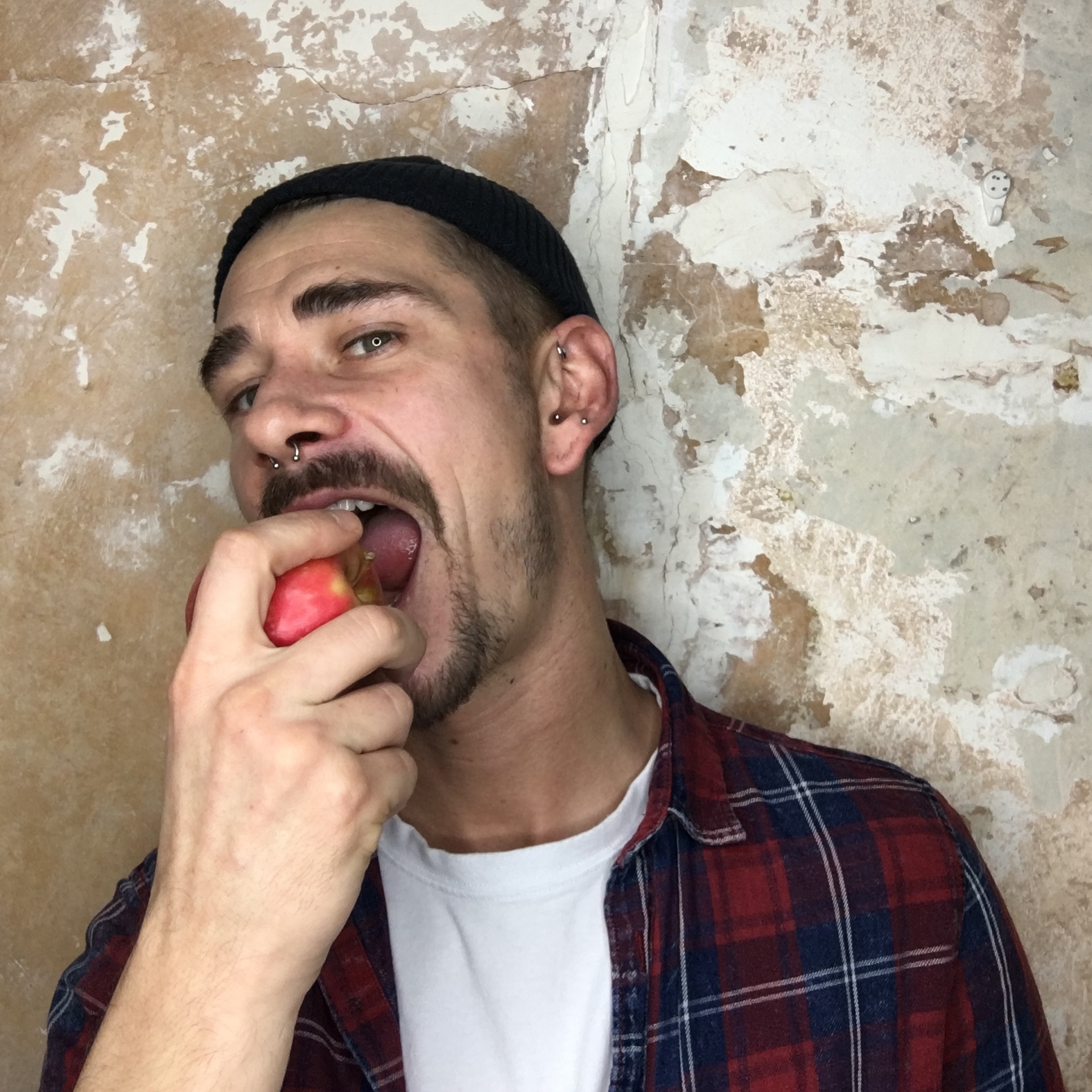   Chris Kolwitz - Senior Stylist    "Chris, what a babe! At Rcnq we like him not only for his warm nature and amazing hairdressing skillz, but also because he brings an international touch with his soft Australian accent and european blood...!&nbsp;A