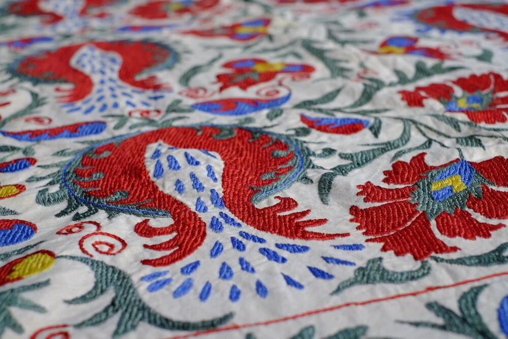 SOLD! Überwurf mit Seidenstickerei (Suzani) / Suzani embroidered with silk