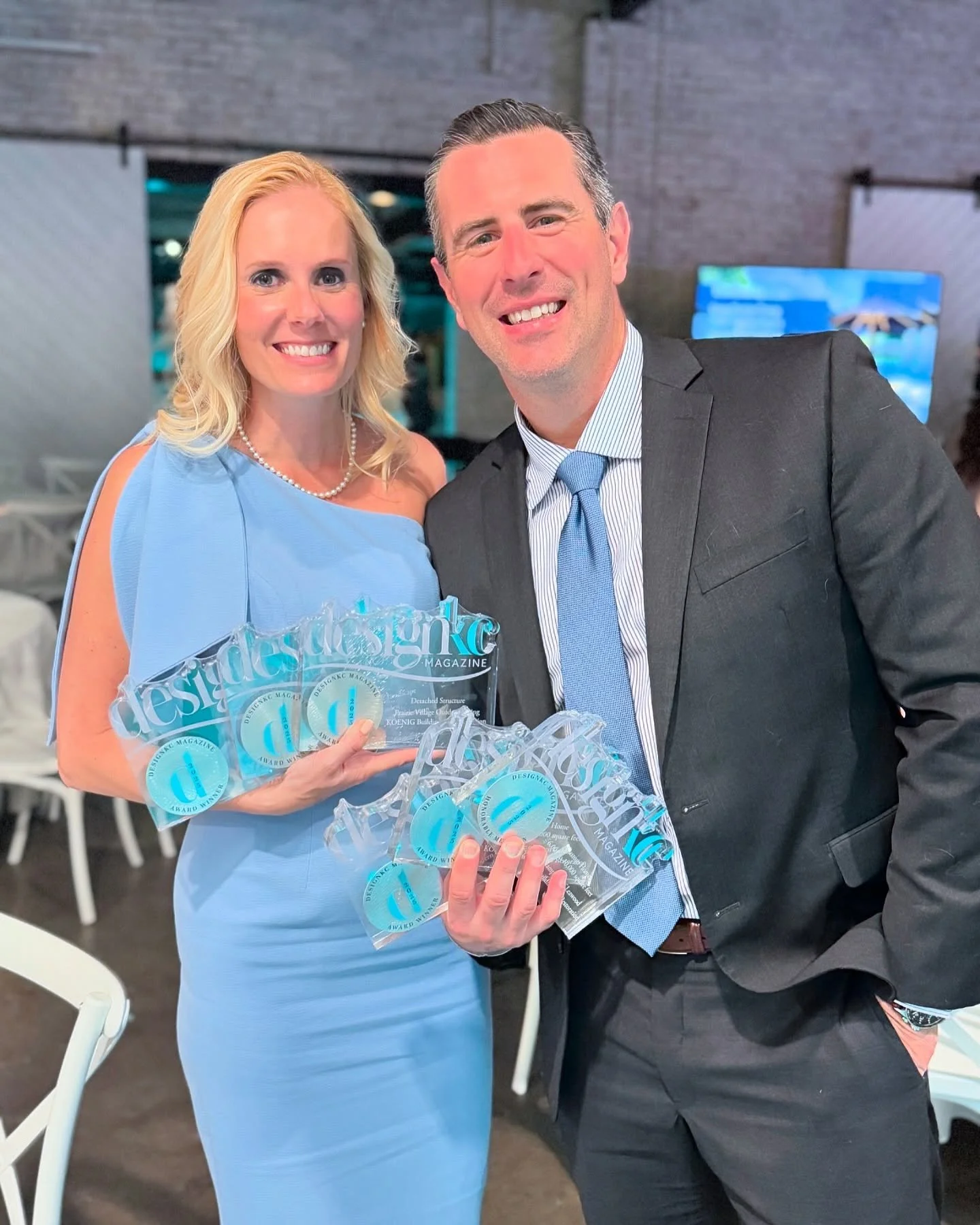 So honored to receive 5 @designkc_magazine awards and an honorable mention last night at their annual awards gala. Teamwork makes the dream work!❤️
@nspjarchitects 
@paulversluis 
@wendlandtstallbaumerarchitects 
@matthewaphoto 
@erica.wren with Eliz