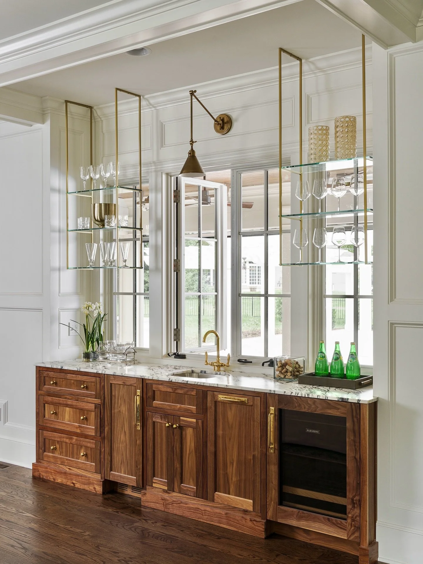 @koenigbuilding 
📷: @matthewaphoto 
.
.
.
.
#interiors #interiordesign #designinspiration #construction #craftsmanship #newhome #luxury #architecture #renovation  #newconstruction  #housebeautiful  #design #homedecor  #interiorstyle #finehomebuildin