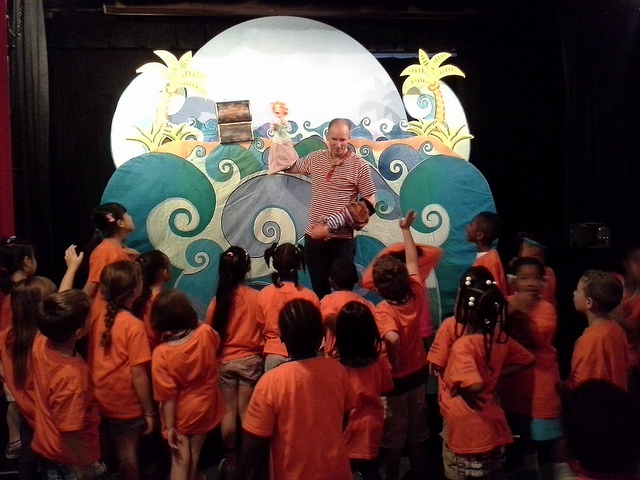  Crabgrass Puppet Theatre performing for a local school group at Puppet Showplace Theater! 