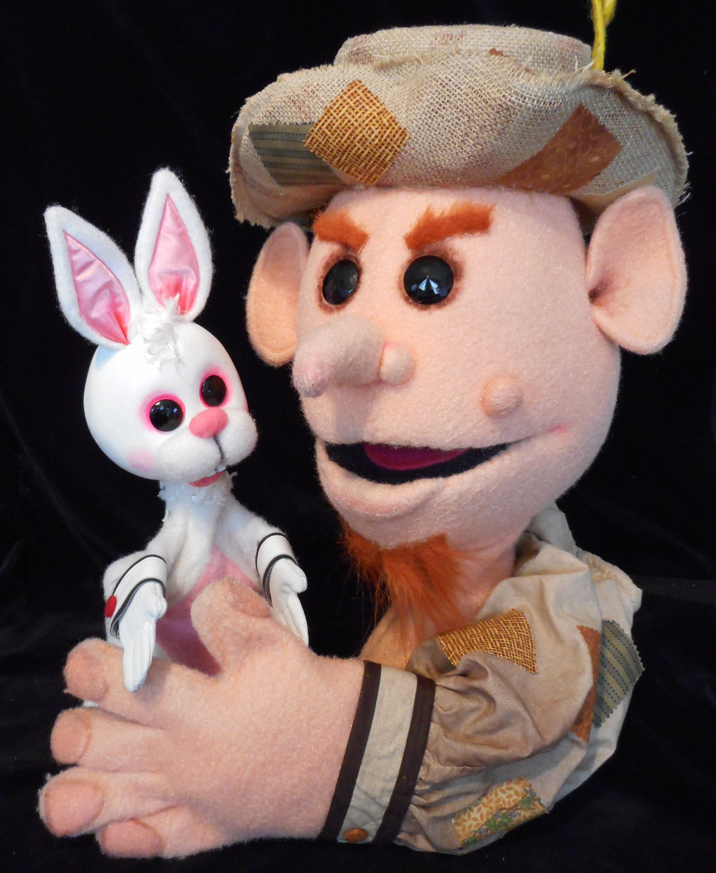 The Tale of Peter Rabbit - Children's Puppet Show 