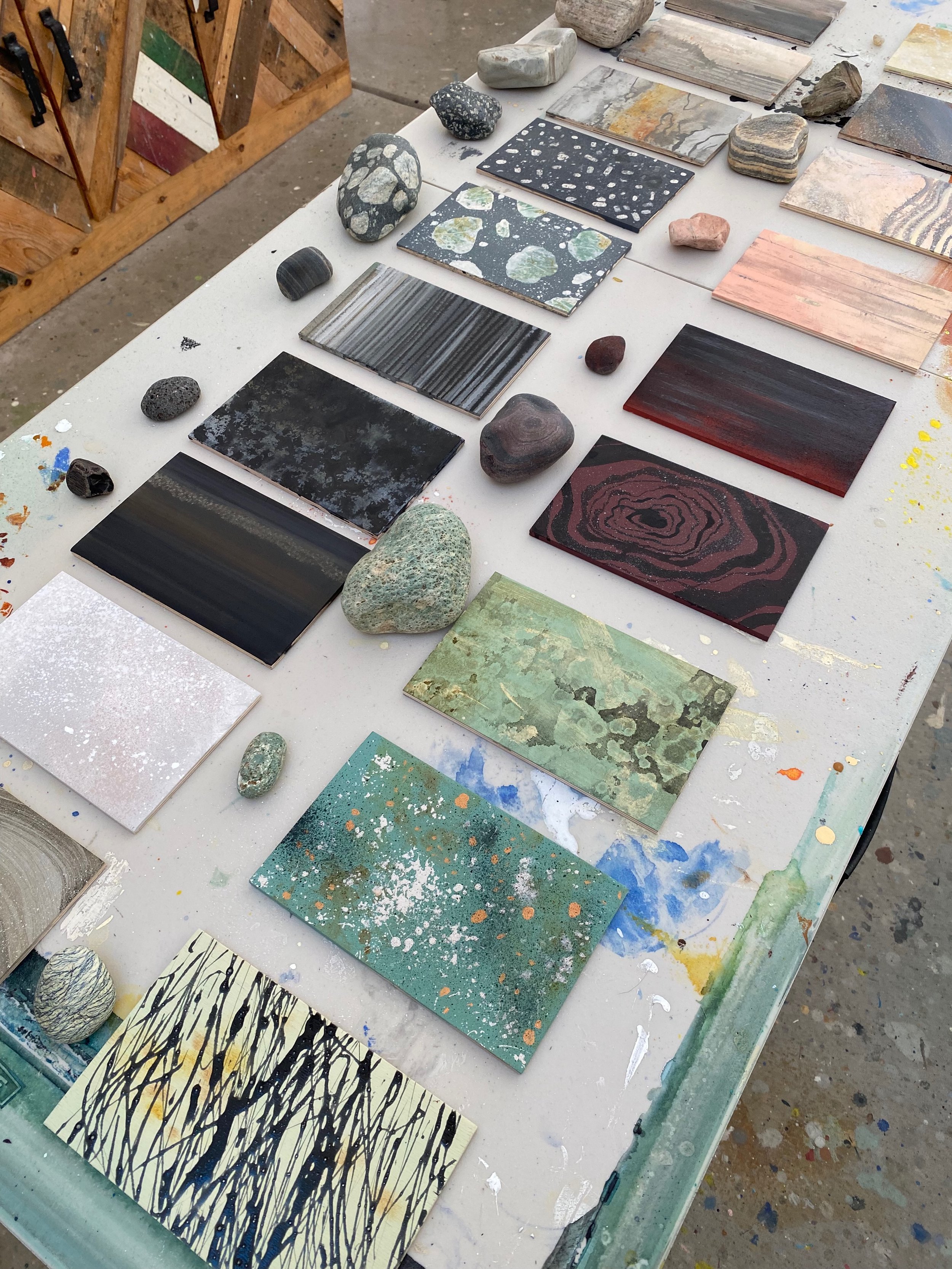 Making matching rock texture swatches in acrylic paint