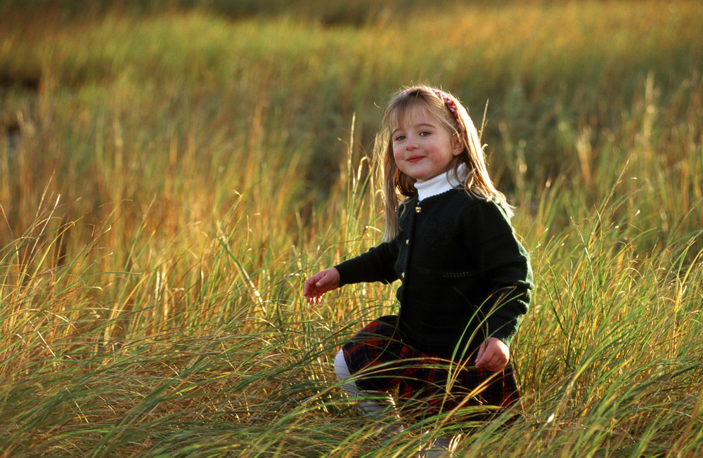 COPYRIGHT-BARBARA-HAYWARD-PORTRAIT-GIRL-FIELD-OLD-GREENWICH-WEB-1000.jpg