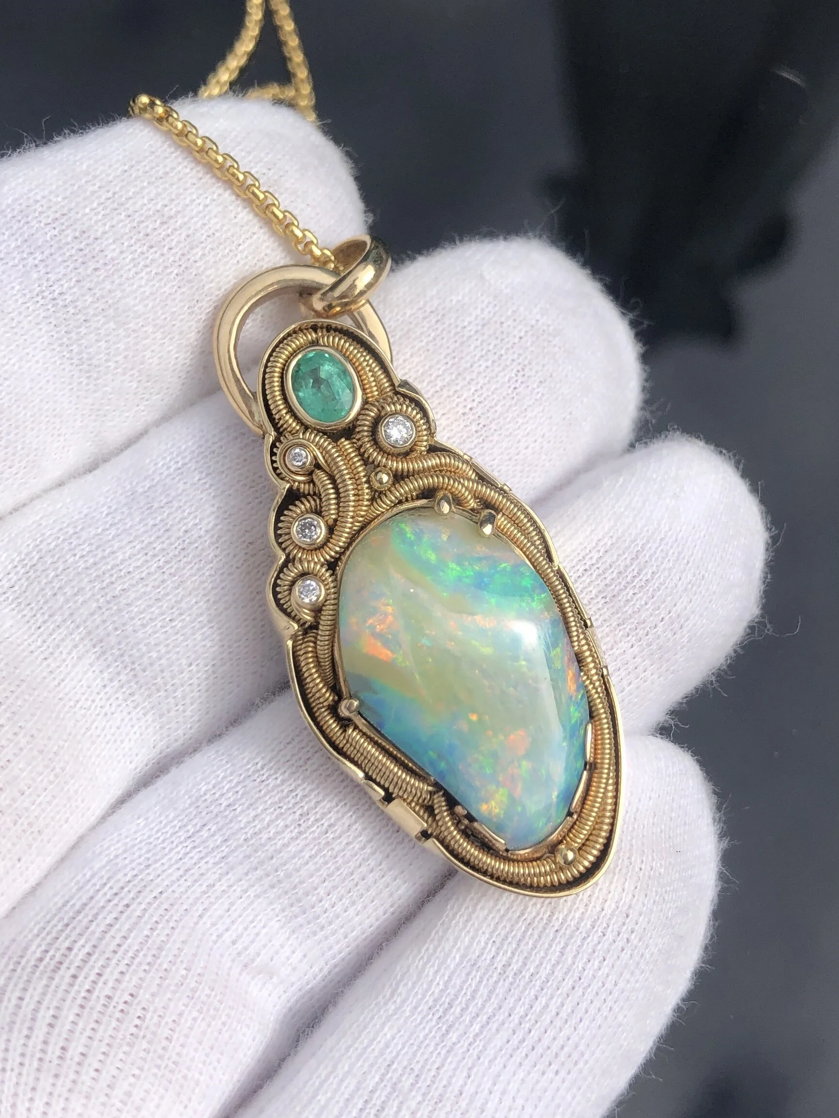 B7974C67-D942-4195-98B1-0471B34D6D7F