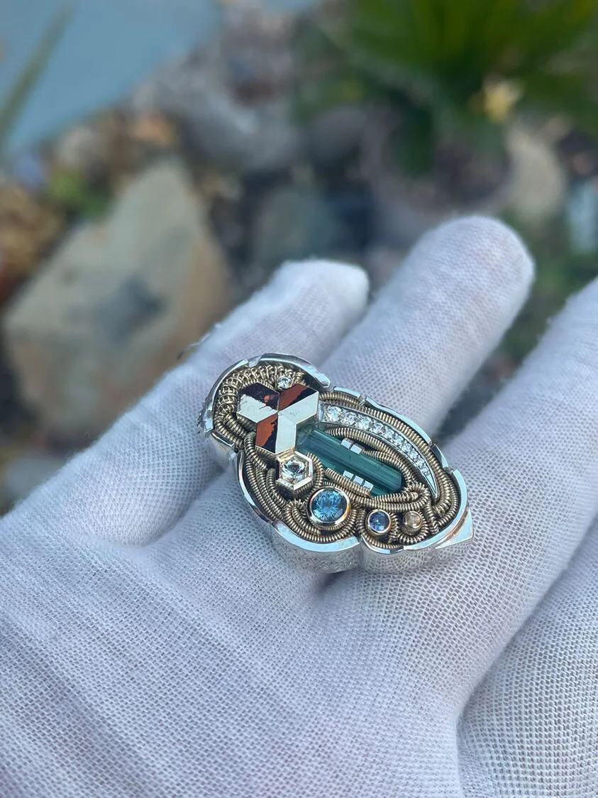 D781B779-7C4F-4157-BE0B-21C78973F9E1