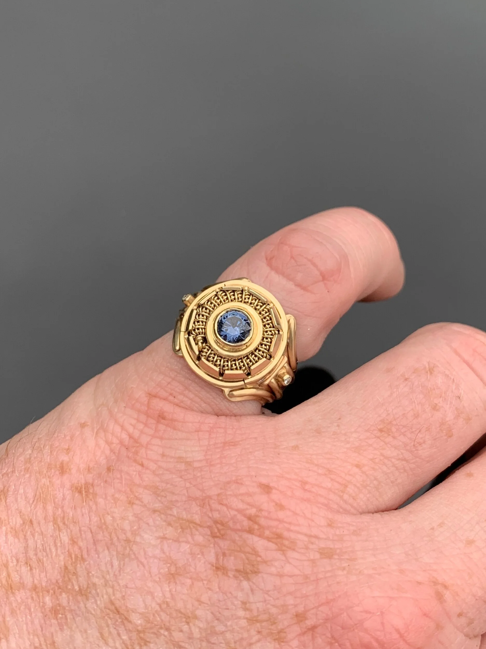 AB6362D0-9C0A-40B9-AB33-0CE867719678