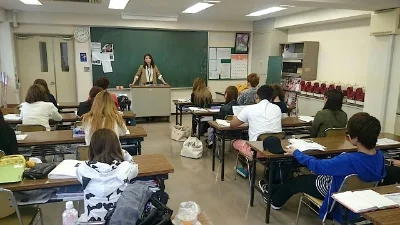 誰かに何かを伝えている時・・
