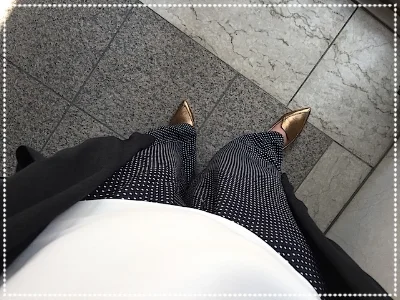 サンダルからメタリックゴールドのローファーに。トレンドのポインテッドトウのBeya Loafer @ nicholas Kirkwood 