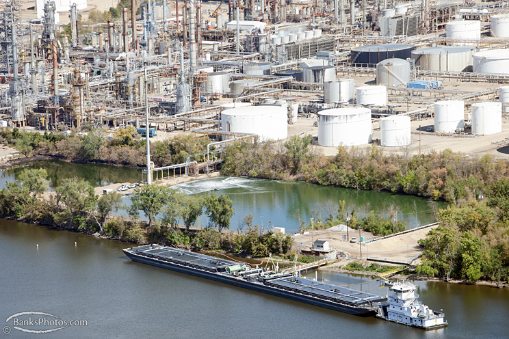 IMG_4315_SS-Mississippi-River-Oil-Barge-Refinery-Aerial.jpg