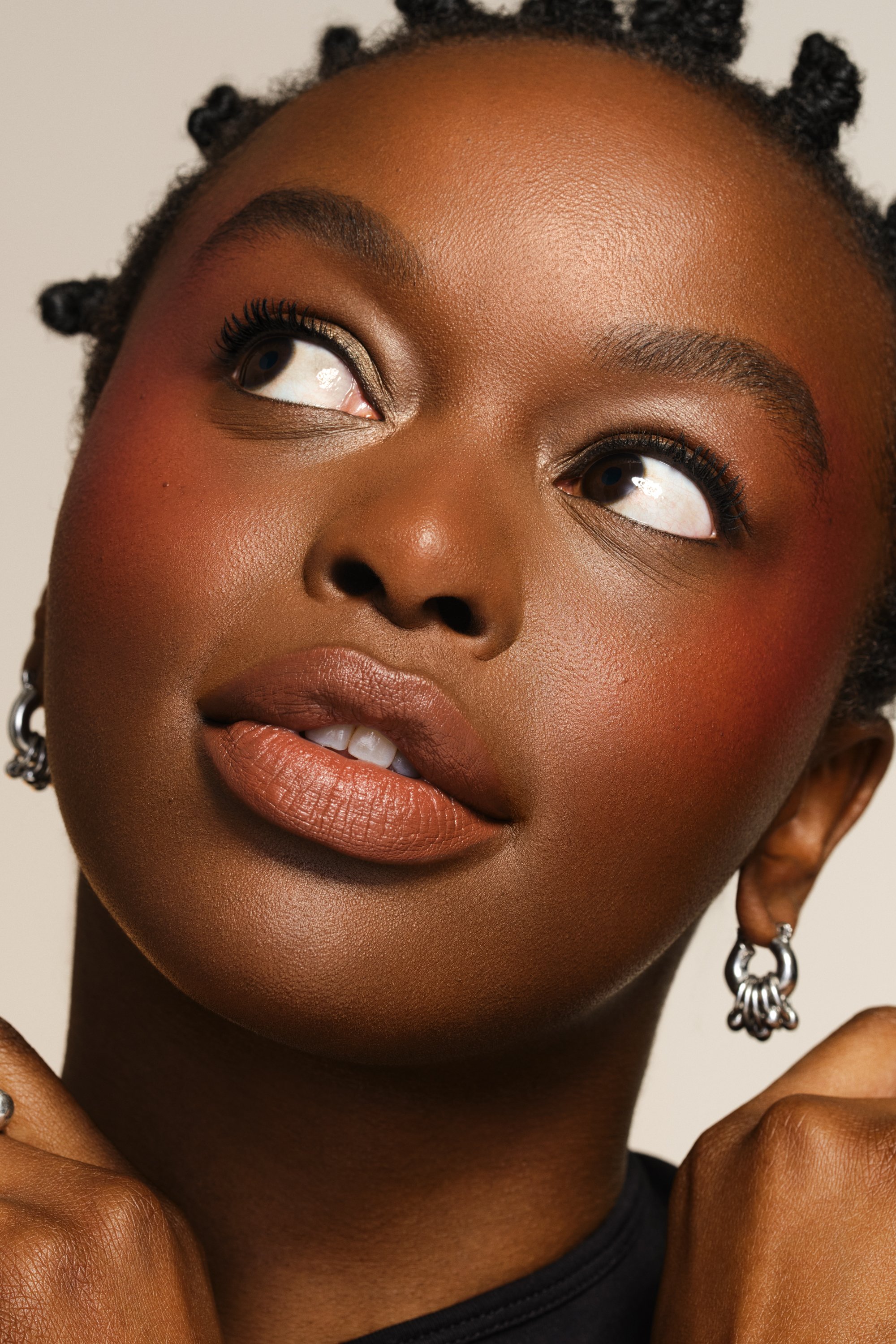 MAY21-MOB-2021 CAMPAIGN-02 Evergreen - Cream Blush - ZOE-0620_HR.jpg