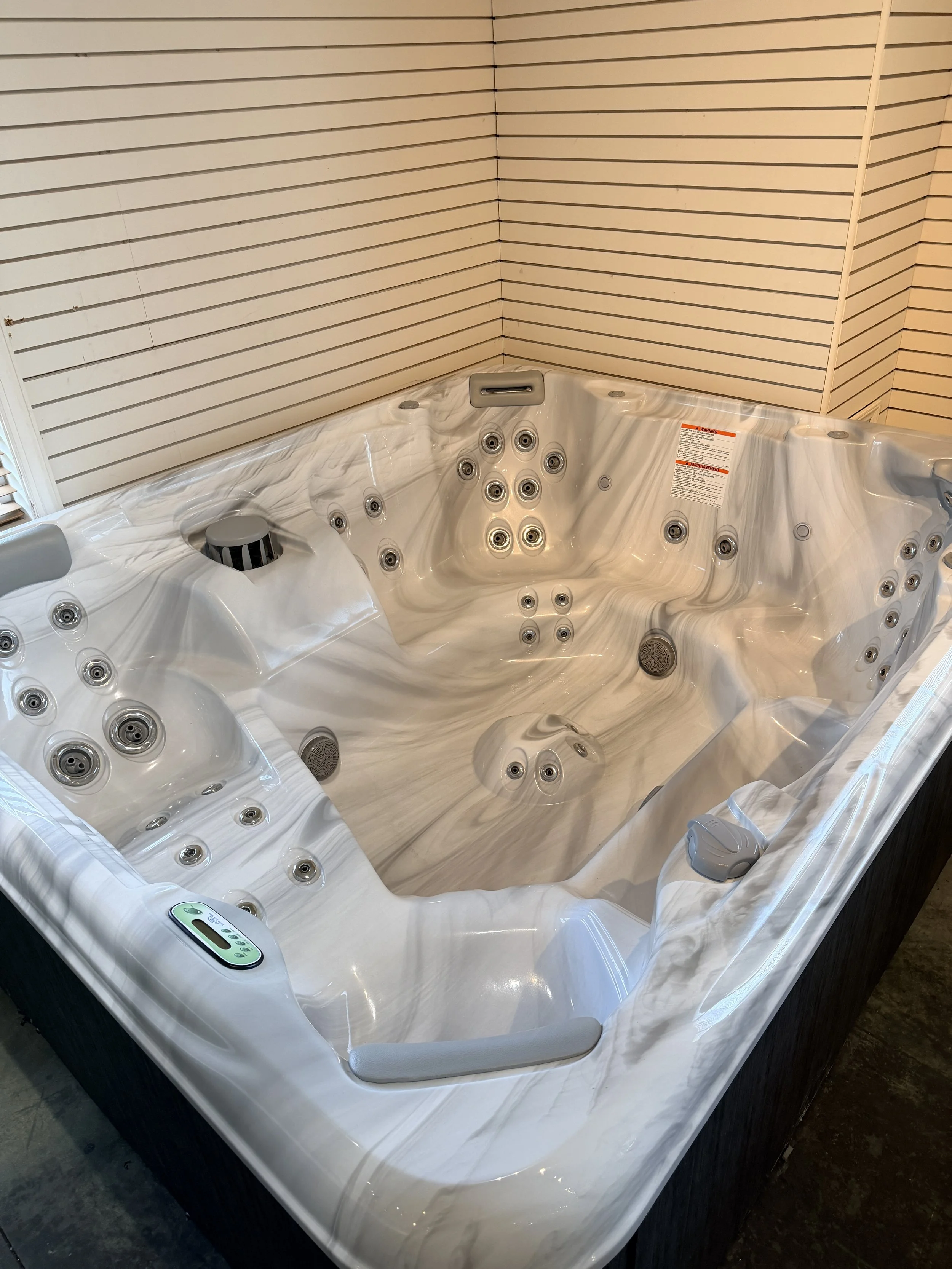 965L  -  CLEARANCE $8,999  (WAS $16,099)