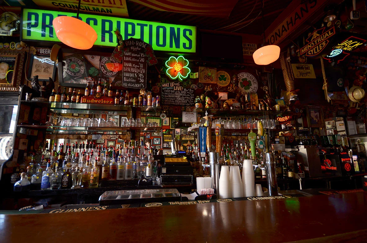 erin-rose-front-bar-02.jpg