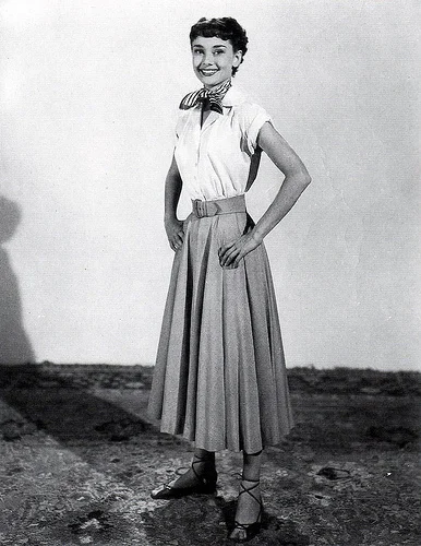 audrey-hepburn-outfit-roman-holiday.jpg
