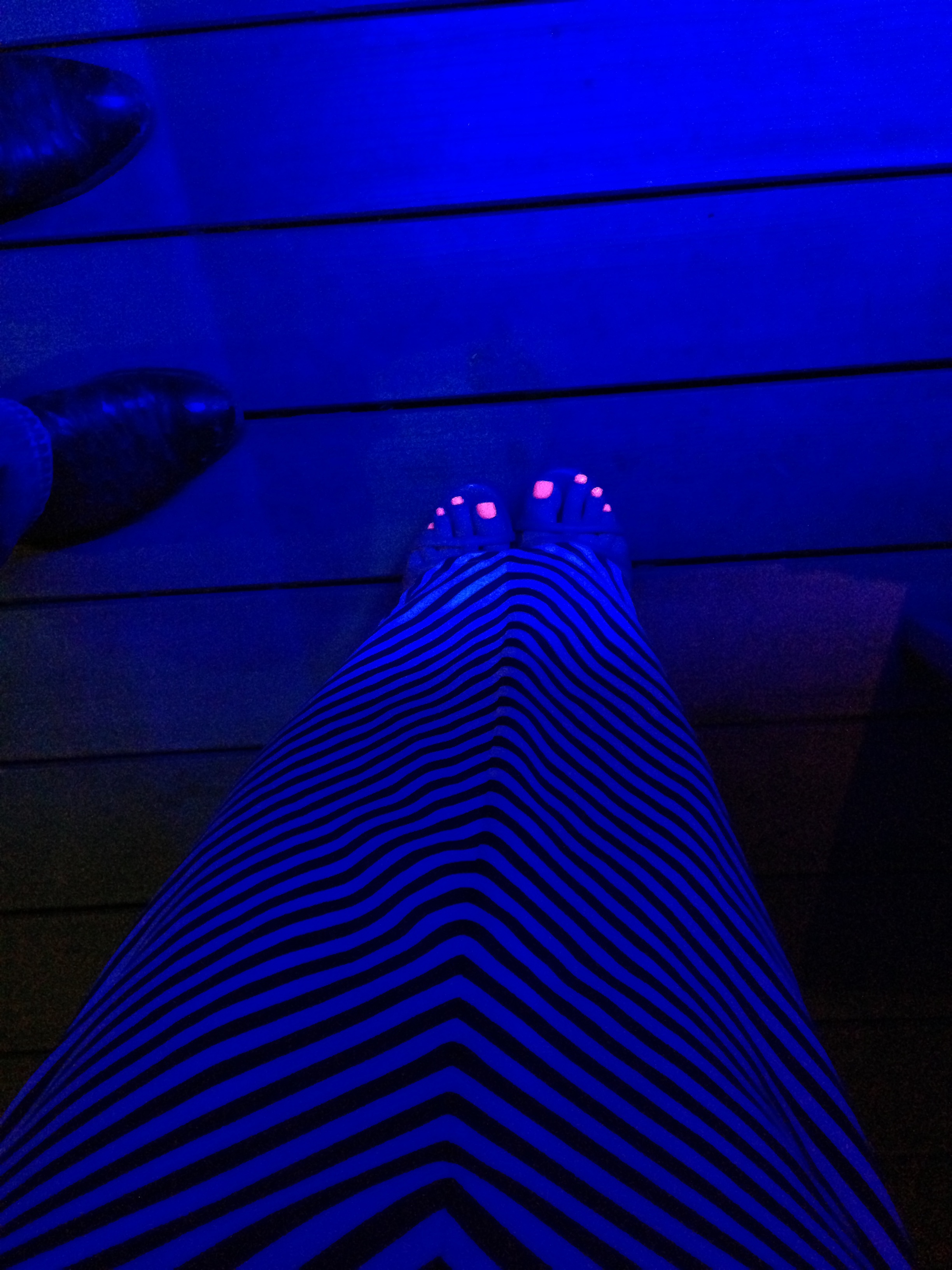 My toes glowed in the barlights outside on the patio. MainSqueeze's boots did not glow unfortunately. 
