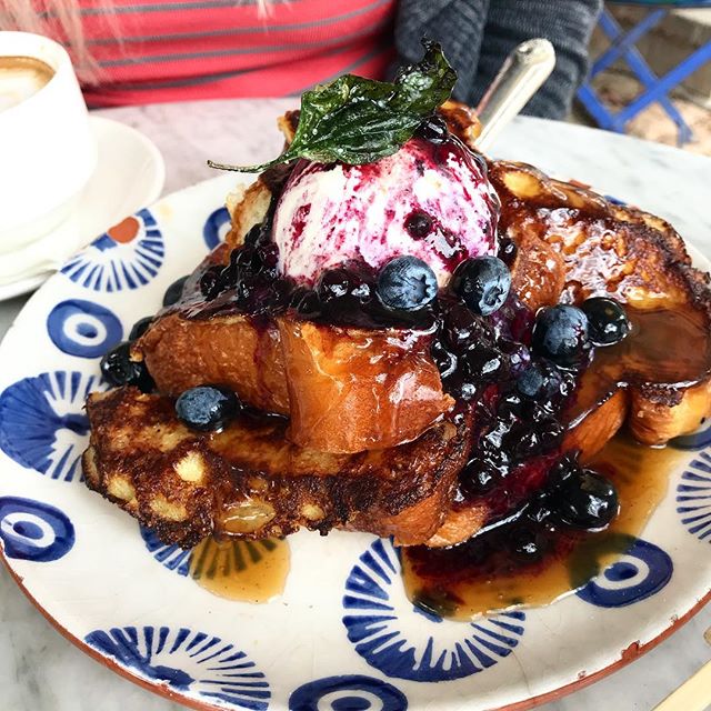 Dreaming about @elizabethstreetcafe &lsquo;s brioche french toast. Happy Monday friends!
#atx #atxfood #eat #austin #texasfood #foodblog #frenchtoast #houstonfoodie #brunch