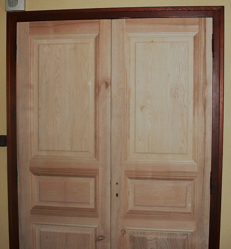ash_double_closet_doors.jpg